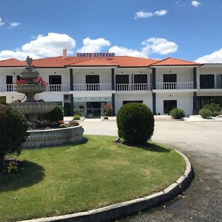 Restaurante Residencial Pizzaria S. Estevao アギアル・ダ・ベイラ エクステリア 写真
