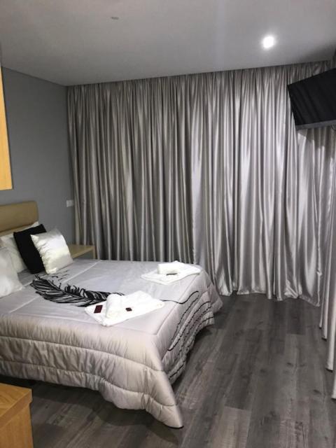 Restaurante Residencial Pizzaria S. Estevao アギアル・ダ・ベイラ エクステリア 写真